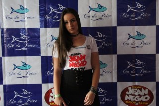 
<a style='margin-left: 5px;' class='btn btn-xs btn-social btn-facebook' href='https://www.facebook.com/sharer/sharer.php?u=https://galeramix.s01.web.getmuller.com.br/imagem/a110/800-800-90/conteudo/site_galerias/110/feijoada-do-jean-negao-2019-88.jpg' rel='popup' data-width='500' data-height='400'><i class='fa fa-facebook'></i>Compartilhar <span class='hidden-xs'>no Facebook</span>
</a> 
<a class='btn btn-default btn-xs' target='_blank' href='imagem/a110/800-800-90/conteudo/site_galerias/110/feijoada-do-jean-negao-2019-88.jpg'>
<span class='glyphicon glyphicon-cloud-download'></span> Salvar
</a>
