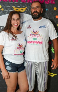 
<a style='margin-left: 5px;' class='btn btn-xs btn-social btn-facebook' href='https://www.facebook.com/sharer/sharer.php?u=https://galeramix.s01.web.getmuller.com.br/imagem/a112/800-800-90/conteudo/site_galerias/112/20-desenferruje-lives-tijucas-galeramix-160.jpg' rel='popup' data-width='500' data-height='400'><i class='fa fa-facebook'></i>Compartilhar <span class='hidden-xs'>no Facebook</span>
</a> 
<a class='btn btn-default btn-xs' target='_blank' href='imagem/a112/800-800-90/conteudo/site_galerias/112/20-desenferruje-lives-tijucas-galeramix-160.jpg'>
<span class='glyphicon glyphicon-cloud-download'></span> Salvar
</a>
