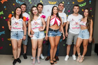 
<a style='margin-left: 5px;' class='btn btn-xs btn-social btn-facebook' href='https://www.facebook.com/sharer/sharer.php?u=https://galeramix.s01.web.getmuller.com.br/imagem/a112/800-800-90/conteudo/site_galerias/112/20-desenferruje-lives-tijucas-galeramix-174.jpg' rel='popup' data-width='500' data-height='400'><i class='fa fa-facebook'></i>Compartilhar <span class='hidden-xs'>no Facebook</span>
</a> 
<a class='btn btn-default btn-xs' target='_blank' href='imagem/a112/800-800-90/conteudo/site_galerias/112/20-desenferruje-lives-tijucas-galeramix-174.jpg'>
<span class='glyphicon glyphicon-cloud-download'></span> Salvar
</a>
