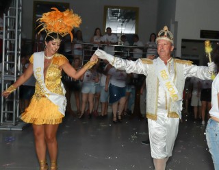 
<a style='margin-left: 5px;' class='btn btn-xs btn-social btn-facebook' href='https://www.facebook.com/sharer/sharer.php?u=https://galeramix.s01.web.getmuller.com.br/imagem/a112/800-800-90/conteudo/site_galerias/112/20-desenferruje-lives-tijucas-galeramix-195.jpg' rel='popup' data-width='500' data-height='400'><i class='fa fa-facebook'></i>Compartilhar <span class='hidden-xs'>no Facebook</span>
</a> 
<a class='btn btn-default btn-xs' target='_blank' href='imagem/a112/800-800-90/conteudo/site_galerias/112/20-desenferruje-lives-tijucas-galeramix-195.jpg'>
<span class='glyphicon glyphicon-cloud-download'></span> Salvar
</a>
