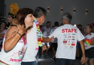 
<a style='margin-left: 5px;' class='btn btn-xs btn-social btn-facebook' href='https://www.facebook.com/sharer/sharer.php?u=https://galeramix.s01.web.getmuller.com.br/imagem/a112/800-800-90/conteudo/site_galerias/112/20-desenferruje-lives-tijucas-galeramix-200.jpg' rel='popup' data-width='500' data-height='400'><i class='fa fa-facebook'></i>Compartilhar <span class='hidden-xs'>no Facebook</span>
</a> 
<a class='btn btn-default btn-xs' target='_blank' href='imagem/a112/800-800-90/conteudo/site_galerias/112/20-desenferruje-lives-tijucas-galeramix-200.jpg'>
<span class='glyphicon glyphicon-cloud-download'></span> Salvar
</a>
