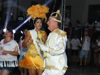 
<a style='margin-left: 5px;' class='btn btn-xs btn-social btn-facebook' href='https://www.facebook.com/sharer/sharer.php?u=https://galeramix.s01.web.getmuller.com.br/imagem/a112/800-800-90/conteudo/site_galerias/112/20-desenferruje-lives-tijucas-galeramix-202.jpg' rel='popup' data-width='500' data-height='400'><i class='fa fa-facebook'></i>Compartilhar <span class='hidden-xs'>no Facebook</span>
</a> 
<a class='btn btn-default btn-xs' target='_blank' href='imagem/a112/800-800-90/conteudo/site_galerias/112/20-desenferruje-lives-tijucas-galeramix-202.jpg'>
<span class='glyphicon glyphicon-cloud-download'></span> Salvar
</a>
