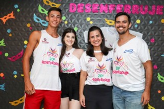 
<a style='margin-left: 5px;' class='btn btn-xs btn-social btn-facebook' href='https://www.facebook.com/sharer/sharer.php?u=https://galeramix.s01.web.getmuller.com.br/imagem/a112/800-800-90/conteudo/site_galerias/112/20-desenferruje-lives-tijucas-galeramix-219.jpg' rel='popup' data-width='500' data-height='400'><i class='fa fa-facebook'></i>Compartilhar <span class='hidden-xs'>no Facebook</span>
</a> 
<a class='btn btn-default btn-xs' target='_blank' href='imagem/a112/800-800-90/conteudo/site_galerias/112/20-desenferruje-lives-tijucas-galeramix-219.jpg'>
<span class='glyphicon glyphicon-cloud-download'></span> Salvar
</a>
