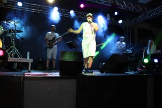 
<a style='margin-left: 5px;' class='btn btn-xs btn-social btn-facebook' href='https://www.facebook.com/sharer/sharer.php?u=https://galeramix.s01.web.getmuller.com.br/imagem/a112/800-800-90/conteudo/site_galerias/112/20-desenferruje-lives-tijucas-galeramix-232.jpg' rel='popup' data-width='500' data-height='400'><i class='fa fa-facebook'></i>Compartilhar <span class='hidden-xs'>no Facebook</span>
</a> 
<a class='btn btn-default btn-xs' target='_blank' href='imagem/a112/800-800-90/conteudo/site_galerias/112/20-desenferruje-lives-tijucas-galeramix-232.jpg'>
<span class='glyphicon glyphicon-cloud-download'></span> Salvar
</a>
