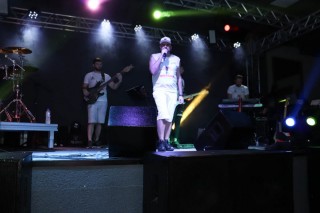 
<a style='margin-left: 5px;' class='btn btn-xs btn-social btn-facebook' href='https://www.facebook.com/sharer/sharer.php?u=https://galeramix.s01.web.getmuller.com.br/imagem/a112/800-800-90/conteudo/site_galerias/112/20-desenferruje-lives-tijucas-galeramix-233.jpg' rel='popup' data-width='500' data-height='400'><i class='fa fa-facebook'></i>Compartilhar <span class='hidden-xs'>no Facebook</span>
</a> 
<a class='btn btn-default btn-xs' target='_blank' href='imagem/a112/800-800-90/conteudo/site_galerias/112/20-desenferruje-lives-tijucas-galeramix-233.jpg'>
<span class='glyphicon glyphicon-cloud-download'></span> Salvar
</a>
