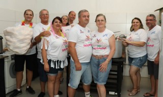 
<a style='margin-left: 5px;' class='btn btn-xs btn-social btn-facebook' href='https://www.facebook.com/sharer/sharer.php?u=https://galeramix.s01.web.getmuller.com.br/imagem/a112/800-800-90/conteudo/site_galerias/112/20-desenferruje-lives-tijucas-galeramix-249.jpg' rel='popup' data-width='500' data-height='400'><i class='fa fa-facebook'></i>Compartilhar <span class='hidden-xs'>no Facebook</span>
</a> 
<a class='btn btn-default btn-xs' target='_blank' href='imagem/a112/800-800-90/conteudo/site_galerias/112/20-desenferruje-lives-tijucas-galeramix-249.jpg'>
<span class='glyphicon glyphicon-cloud-download'></span> Salvar
</a>
