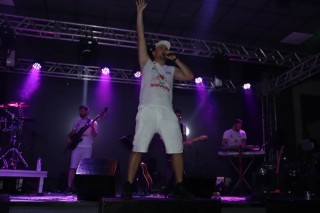 
<a style='margin-left: 5px;' class='btn btn-xs btn-social btn-facebook' href='https://www.facebook.com/sharer/sharer.php?u=https://galeramix.s01.web.getmuller.com.br/imagem/a112/800-800-90/conteudo/site_galerias/112/20-desenferruje-lives-tijucas-galeramix-255.jpg' rel='popup' data-width='500' data-height='400'><i class='fa fa-facebook'></i>Compartilhar <span class='hidden-xs'>no Facebook</span>
</a> 
<a class='btn btn-default btn-xs' target='_blank' href='imagem/a112/800-800-90/conteudo/site_galerias/112/20-desenferruje-lives-tijucas-galeramix-255.jpg'>
<span class='glyphicon glyphicon-cloud-download'></span> Salvar
</a>
