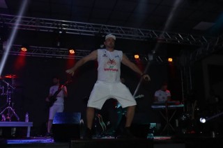 
<a style='margin-left: 5px;' class='btn btn-xs btn-social btn-facebook' href='https://www.facebook.com/sharer/sharer.php?u=https://galeramix.s01.web.getmuller.com.br/imagem/a112/800-800-90/conteudo/site_galerias/112/20-desenferruje-lives-tijucas-galeramix-256.jpg' rel='popup' data-width='500' data-height='400'><i class='fa fa-facebook'></i>Compartilhar <span class='hidden-xs'>no Facebook</span>
</a> 
<a class='btn btn-default btn-xs' target='_blank' href='imagem/a112/800-800-90/conteudo/site_galerias/112/20-desenferruje-lives-tijucas-galeramix-256.jpg'>
<span class='glyphicon glyphicon-cloud-download'></span> Salvar
</a>
