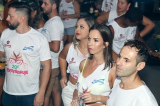 
<a style='margin-left: 5px;' class='btn btn-xs btn-social btn-facebook' href='https://www.facebook.com/sharer/sharer.php?u=https://galeramix.s01.web.getmuller.com.br/imagem/a112/800-800-90/conteudo/site_galerias/112/20-desenferruje-lives-tijucas-galeramix-264.jpg' rel='popup' data-width='500' data-height='400'><i class='fa fa-facebook'></i>Compartilhar <span class='hidden-xs'>no Facebook</span>
</a> 
<a class='btn btn-default btn-xs' target='_blank' href='imagem/a112/800-800-90/conteudo/site_galerias/112/20-desenferruje-lives-tijucas-galeramix-264.jpg'>
<span class='glyphicon glyphicon-cloud-download'></span> Salvar
</a>
