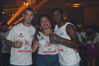 
<a style='margin-left: 5px;' class='btn btn-xs btn-social btn-facebook' href='https://www.facebook.com/sharer/sharer.php?u=https://galeramix.s01.web.getmuller.com.br/imagem/a112/800-800-90/conteudo/site_galerias/112/20-desenferruje-lives-tijucas-galeramix-270.jpg' rel='popup' data-width='500' data-height='400'><i class='fa fa-facebook'></i>Compartilhar <span class='hidden-xs'>no Facebook</span>
</a> 
<a class='btn btn-default btn-xs' target='_blank' href='imagem/a112/800-800-90/conteudo/site_galerias/112/20-desenferruje-lives-tijucas-galeramix-270.jpg'>
<span class='glyphicon glyphicon-cloud-download'></span> Salvar
</a>
