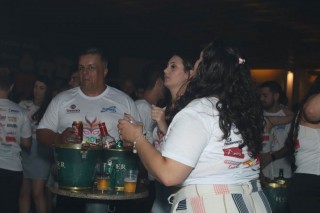 
<a style='margin-left: 5px;' class='btn btn-xs btn-social btn-facebook' href='https://www.facebook.com/sharer/sharer.php?u=https://galeramix.s01.web.getmuller.com.br/imagem/a112/800-800-90/conteudo/site_galerias/112/20-desenferruje-lives-tijucas-galeramix-272.jpg' rel='popup' data-width='500' data-height='400'><i class='fa fa-facebook'></i>Compartilhar <span class='hidden-xs'>no Facebook</span>
</a> 
<a class='btn btn-default btn-xs' target='_blank' href='imagem/a112/800-800-90/conteudo/site_galerias/112/20-desenferruje-lives-tijucas-galeramix-272.jpg'>
<span class='glyphicon glyphicon-cloud-download'></span> Salvar
</a>
