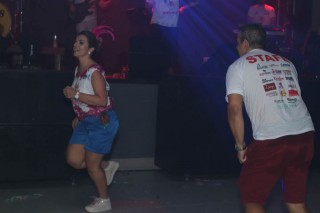 
<a style='margin-left: 5px;' class='btn btn-xs btn-social btn-facebook' href='https://www.facebook.com/sharer/sharer.php?u=https://galeramix.s01.web.getmuller.com.br/imagem/a112/800-800-90/conteudo/site_galerias/112/20-desenferruje-lives-tijucas-galeramix-277.jpg' rel='popup' data-width='500' data-height='400'><i class='fa fa-facebook'></i>Compartilhar <span class='hidden-xs'>no Facebook</span>
</a> 
<a class='btn btn-default btn-xs' target='_blank' href='imagem/a112/800-800-90/conteudo/site_galerias/112/20-desenferruje-lives-tijucas-galeramix-277.jpg'>
<span class='glyphicon glyphicon-cloud-download'></span> Salvar
</a>
