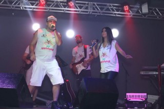 
<a style='margin-left: 5px;' class='btn btn-xs btn-social btn-facebook' href='https://www.facebook.com/sharer/sharer.php?u=https://galeramix.s01.web.getmuller.com.br/imagem/a112/800-800-90/conteudo/site_galerias/112/20-desenferruje-lives-tijucas-galeramix-293.jpg' rel='popup' data-width='500' data-height='400'><i class='fa fa-facebook'></i>Compartilhar <span class='hidden-xs'>no Facebook</span>
</a> 
<a class='btn btn-default btn-xs' target='_blank' href='imagem/a112/800-800-90/conteudo/site_galerias/112/20-desenferruje-lives-tijucas-galeramix-293.jpg'>
<span class='glyphicon glyphicon-cloud-download'></span> Salvar
</a>
