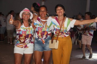 
<a style='margin-left: 5px;' class='btn btn-xs btn-social btn-facebook' href='https://www.facebook.com/sharer/sharer.php?u=https://galeramix.s01.web.getmuller.com.br/imagem/a113/800-800-90/conteudo/site_galerias/113/baile-de-carnaval-para-casais-ctg-fogao-de-lenha-tijucas-galeramix-130.jpg' rel='popup' data-width='500' data-height='400'><i class='fa fa-facebook'></i>Compartilhar <span class='hidden-xs'>no Facebook</span>
</a> 
<a class='btn btn-default btn-xs' target='_blank' href='imagem/a113/800-800-90/conteudo/site_galerias/113/baile-de-carnaval-para-casais-ctg-fogao-de-lenha-tijucas-galeramix-130.jpg'>
<span class='glyphicon glyphicon-cloud-download'></span> Salvar
</a>
