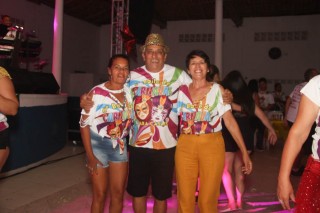 
<a style='margin-left: 5px;' class='btn btn-xs btn-social btn-facebook' href='https://www.facebook.com/sharer/sharer.php?u=https://galeramix.s01.web.getmuller.com.br/imagem/a113/800-800-90/conteudo/site_galerias/113/baile-de-carnaval-para-casais-ctg-fogao-de-lenha-tijucas-galeramix-138.jpg' rel='popup' data-width='500' data-height='400'><i class='fa fa-facebook'></i>Compartilhar <span class='hidden-xs'>no Facebook</span>
</a> 
<a class='btn btn-default btn-xs' target='_blank' href='imagem/a113/800-800-90/conteudo/site_galerias/113/baile-de-carnaval-para-casais-ctg-fogao-de-lenha-tijucas-galeramix-138.jpg'>
<span class='glyphicon glyphicon-cloud-download'></span> Salvar
</a>
