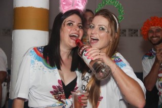 
<a style='margin-left: 5px;' class='btn btn-xs btn-social btn-facebook' href='https://www.facebook.com/sharer/sharer.php?u=https://galeramix.s01.web.getmuller.com.br/imagem/a113/800-800-90/conteudo/site_galerias/113/baile-de-carnaval-para-casais-ctg-fogao-de-lenha-tijucas-galeramix-149.jpg' rel='popup' data-width='500' data-height='400'><i class='fa fa-facebook'></i>Compartilhar <span class='hidden-xs'>no Facebook</span>
</a> 
<a class='btn btn-default btn-xs' target='_blank' href='imagem/a113/800-800-90/conteudo/site_galerias/113/baile-de-carnaval-para-casais-ctg-fogao-de-lenha-tijucas-galeramix-149.jpg'>
<span class='glyphicon glyphicon-cloud-download'></span> Salvar
</a>
