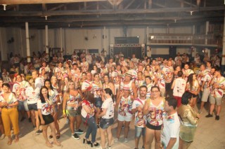 
<a style='margin-left: 5px;' class='btn btn-xs btn-social btn-facebook' href='https://www.facebook.com/sharer/sharer.php?u=https://galeramix.s01.web.getmuller.com.br/imagem/a113/800-800-90/conteudo/site_galerias/113/baile-de-carnaval-para-casais-ctg-fogao-de-lenha-tijucas-galeramix-156.jpg' rel='popup' data-width='500' data-height='400'><i class='fa fa-facebook'></i>Compartilhar <span class='hidden-xs'>no Facebook</span>
</a> 
<a class='btn btn-default btn-xs' target='_blank' href='imagem/a113/800-800-90/conteudo/site_galerias/113/baile-de-carnaval-para-casais-ctg-fogao-de-lenha-tijucas-galeramix-156.jpg'>
<span class='glyphicon glyphicon-cloud-download'></span> Salvar
</a>
