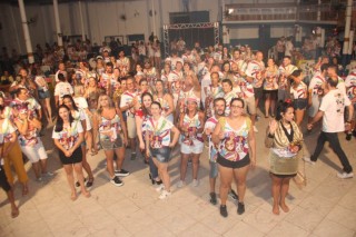 
<a style='margin-left: 5px;' class='btn btn-xs btn-social btn-facebook' href='https://www.facebook.com/sharer/sharer.php?u=https://galeramix.s01.web.getmuller.com.br/imagem/a113/800-800-90/conteudo/site_galerias/113/baile-de-carnaval-para-casais-ctg-fogao-de-lenha-tijucas-galeramix-157.jpg' rel='popup' data-width='500' data-height='400'><i class='fa fa-facebook'></i>Compartilhar <span class='hidden-xs'>no Facebook</span>
</a> 
<a class='btn btn-default btn-xs' target='_blank' href='imagem/a113/800-800-90/conteudo/site_galerias/113/baile-de-carnaval-para-casais-ctg-fogao-de-lenha-tijucas-galeramix-157.jpg'>
<span class='glyphicon glyphicon-cloud-download'></span> Salvar
</a>
