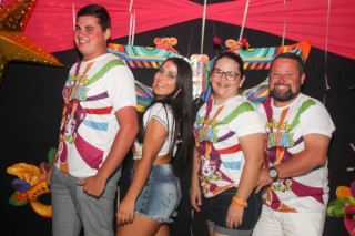 
<a style='margin-left: 5px;' class='btn btn-xs btn-social btn-facebook' href='https://www.facebook.com/sharer/sharer.php?u=https://galeramix.s01.web.getmuller.com.br/imagem/a113/800-800-90/conteudo/site_galerias/113/baile-de-carnaval-para-casais-ctg-fogao-de-lenha-tijucas-galeramix-21.jpg' rel='popup' data-width='500' data-height='400'><i class='fa fa-facebook'></i>Compartilhar <span class='hidden-xs'>no Facebook</span>
</a> 
<a class='btn btn-default btn-xs' target='_blank' href='imagem/a113/800-800-90/conteudo/site_galerias/113/baile-de-carnaval-para-casais-ctg-fogao-de-lenha-tijucas-galeramix-21.jpg'>
<span class='glyphicon glyphicon-cloud-download'></span> Salvar
</a>
