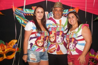 
<a style='margin-left: 5px;' class='btn btn-xs btn-social btn-facebook' href='https://www.facebook.com/sharer/sharer.php?u=https://galeramix.s01.web.getmuller.com.br/imagem/a113/800-800-90/conteudo/site_galerias/113/baile-de-carnaval-para-casais-ctg-fogao-de-lenha-tijucas-galeramix-31.jpg' rel='popup' data-width='500' data-height='400'><i class='fa fa-facebook'></i>Compartilhar <span class='hidden-xs'>no Facebook</span>
</a> 
<a class='btn btn-default btn-xs' target='_blank' href='imagem/a113/800-800-90/conteudo/site_galerias/113/baile-de-carnaval-para-casais-ctg-fogao-de-lenha-tijucas-galeramix-31.jpg'>
<span class='glyphicon glyphicon-cloud-download'></span> Salvar
</a>
