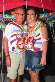 
<a style='margin-left: 5px;' class='btn btn-xs btn-social btn-facebook' href='https://www.facebook.com/sharer/sharer.php?u=https://galeramix.s01.web.getmuller.com.br/imagem/a113/800-800-90/conteudo/site_galerias/113/baile-de-carnaval-para-casais-ctg-fogao-de-lenha-tijucas-galeramix-37.jpg' rel='popup' data-width='500' data-height='400'><i class='fa fa-facebook'></i>Compartilhar <span class='hidden-xs'>no Facebook</span>
</a> 
<a class='btn btn-default btn-xs' target='_blank' href='imagem/a113/800-800-90/conteudo/site_galerias/113/baile-de-carnaval-para-casais-ctg-fogao-de-lenha-tijucas-galeramix-37.jpg'>
<span class='glyphicon glyphicon-cloud-download'></span> Salvar
</a>
