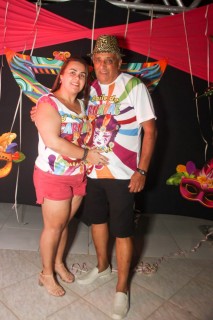 
<a style='margin-left: 5px;' class='btn btn-xs btn-social btn-facebook' href='https://www.facebook.com/sharer/sharer.php?u=https://galeramix.s01.web.getmuller.com.br/imagem/a113/800-800-90/conteudo/site_galerias/113/baile-de-carnaval-para-casais-ctg-fogao-de-lenha-tijucas-galeramix-4.jpg' rel='popup' data-width='500' data-height='400'><i class='fa fa-facebook'></i>Compartilhar <span class='hidden-xs'>no Facebook</span>
</a> 
<a class='btn btn-default btn-xs' target='_blank' href='imagem/a113/800-800-90/conteudo/site_galerias/113/baile-de-carnaval-para-casais-ctg-fogao-de-lenha-tijucas-galeramix-4.jpg'>
<span class='glyphicon glyphicon-cloud-download'></span> Salvar
</a>
