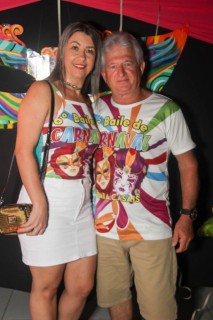 
<a style='margin-left: 5px;' class='btn btn-xs btn-social btn-facebook' href='https://www.facebook.com/sharer/sharer.php?u=https://galeramix.s01.web.getmuller.com.br/imagem/a113/800-800-90/conteudo/site_galerias/113/baile-de-carnaval-para-casais-ctg-fogao-de-lenha-tijucas-galeramix-40.jpg' rel='popup' data-width='500' data-height='400'><i class='fa fa-facebook'></i>Compartilhar <span class='hidden-xs'>no Facebook</span>
</a> 
<a class='btn btn-default btn-xs' target='_blank' href='imagem/a113/800-800-90/conteudo/site_galerias/113/baile-de-carnaval-para-casais-ctg-fogao-de-lenha-tijucas-galeramix-40.jpg'>
<span class='glyphicon glyphicon-cloud-download'></span> Salvar
</a>
