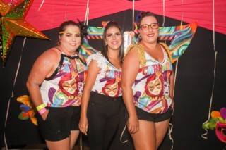 
<a style='margin-left: 5px;' class='btn btn-xs btn-social btn-facebook' href='https://www.facebook.com/sharer/sharer.php?u=https://galeramix.s01.web.getmuller.com.br/imagem/a113/800-800-90/conteudo/site_galerias/113/baile-de-carnaval-para-casais-ctg-fogao-de-lenha-tijucas-galeramix-44.jpg' rel='popup' data-width='500' data-height='400'><i class='fa fa-facebook'></i>Compartilhar <span class='hidden-xs'>no Facebook</span>
</a> 
<a class='btn btn-default btn-xs' target='_blank' href='imagem/a113/800-800-90/conteudo/site_galerias/113/baile-de-carnaval-para-casais-ctg-fogao-de-lenha-tijucas-galeramix-44.jpg'>
<span class='glyphicon glyphicon-cloud-download'></span> Salvar
</a>
