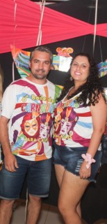 
<a style='margin-left: 5px;' class='btn btn-xs btn-social btn-facebook' href='https://www.facebook.com/sharer/sharer.php?u=https://galeramix.s01.web.getmuller.com.br/imagem/a113/800-800-90/conteudo/site_galerias/113/baile-de-carnaval-para-casais-ctg-fogao-de-lenha-tijucas-galeramix-56.jpg' rel='popup' data-width='500' data-height='400'><i class='fa fa-facebook'></i>Compartilhar <span class='hidden-xs'>no Facebook</span>
</a> 
<a class='btn btn-default btn-xs' target='_blank' href='imagem/a113/800-800-90/conteudo/site_galerias/113/baile-de-carnaval-para-casais-ctg-fogao-de-lenha-tijucas-galeramix-56.jpg'>
<span class='glyphicon glyphicon-cloud-download'></span> Salvar
</a>
