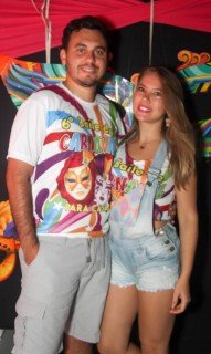 
<a style='margin-left: 5px;' class='btn btn-xs btn-social btn-facebook' href='https://www.facebook.com/sharer/sharer.php?u=https://galeramix.s01.web.getmuller.com.br/imagem/a113/800-800-90/conteudo/site_galerias/113/baile-de-carnaval-para-casais-ctg-fogao-de-lenha-tijucas-galeramix-57.jpg' rel='popup' data-width='500' data-height='400'><i class='fa fa-facebook'></i>Compartilhar <span class='hidden-xs'>no Facebook</span>
</a> 
<a class='btn btn-default btn-xs' target='_blank' href='imagem/a113/800-800-90/conteudo/site_galerias/113/baile-de-carnaval-para-casais-ctg-fogao-de-lenha-tijucas-galeramix-57.jpg'>
<span class='glyphicon glyphicon-cloud-download'></span> Salvar
</a>
