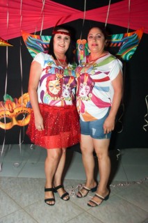 
<a style='margin-left: 5px;' class='btn btn-xs btn-social btn-facebook' href='https://www.facebook.com/sharer/sharer.php?u=https://galeramix.s01.web.getmuller.com.br/imagem/a113/800-800-90/conteudo/site_galerias/113/baile-de-carnaval-para-casais-ctg-fogao-de-lenha-tijucas-galeramix-7.jpg' rel='popup' data-width='500' data-height='400'><i class='fa fa-facebook'></i>Compartilhar <span class='hidden-xs'>no Facebook</span>
</a> 
<a class='btn btn-default btn-xs' target='_blank' href='imagem/a113/800-800-90/conteudo/site_galerias/113/baile-de-carnaval-para-casais-ctg-fogao-de-lenha-tijucas-galeramix-7.jpg'>
<span class='glyphicon glyphicon-cloud-download'></span> Salvar
</a>
