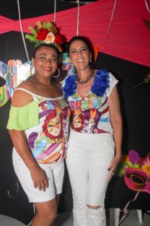 
<a style='margin-left: 5px;' class='btn btn-xs btn-social btn-facebook' href='https://www.facebook.com/sharer/sharer.php?u=https://galeramix.s01.web.getmuller.com.br/imagem/a113/800-800-90/conteudo/site_galerias/113/baile-de-carnaval-para-casais-ctg-fogao-de-lenha-tijucas-galeramix-70.jpg' rel='popup' data-width='500' data-height='400'><i class='fa fa-facebook'></i>Compartilhar <span class='hidden-xs'>no Facebook</span>
</a> 
<a class='btn btn-default btn-xs' target='_blank' href='imagem/a113/800-800-90/conteudo/site_galerias/113/baile-de-carnaval-para-casais-ctg-fogao-de-lenha-tijucas-galeramix-70.jpg'>
<span class='glyphicon glyphicon-cloud-download'></span> Salvar
</a>
