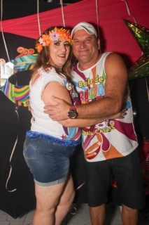 
<a style='margin-left: 5px;' class='btn btn-xs btn-social btn-facebook' href='https://www.facebook.com/sharer/sharer.php?u=https://galeramix.s01.web.getmuller.com.br/imagem/a113/800-800-90/conteudo/site_galerias/113/baile-de-carnaval-para-casais-ctg-fogao-de-lenha-tijucas-galeramix-77.jpg' rel='popup' data-width='500' data-height='400'><i class='fa fa-facebook'></i>Compartilhar <span class='hidden-xs'>no Facebook</span>
</a> 
<a class='btn btn-default btn-xs' target='_blank' href='imagem/a113/800-800-90/conteudo/site_galerias/113/baile-de-carnaval-para-casais-ctg-fogao-de-lenha-tijucas-galeramix-77.jpg'>
<span class='glyphicon glyphicon-cloud-download'></span> Salvar
</a>
