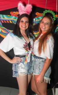 
<a style='margin-left: 5px;' class='btn btn-xs btn-social btn-facebook' href='https://www.facebook.com/sharer/sharer.php?u=https://galeramix.s01.web.getmuller.com.br/imagem/a113/800-800-90/conteudo/site_galerias/113/baile-de-carnaval-para-casais-ctg-fogao-de-lenha-tijucas-galeramix-93.jpg' rel='popup' data-width='500' data-height='400'><i class='fa fa-facebook'></i>Compartilhar <span class='hidden-xs'>no Facebook</span>
</a> 
<a class='btn btn-default btn-xs' target='_blank' href='imagem/a113/800-800-90/conteudo/site_galerias/113/baile-de-carnaval-para-casais-ctg-fogao-de-lenha-tijucas-galeramix-93.jpg'>
<span class='glyphicon glyphicon-cloud-download'></span> Salvar
</a>
