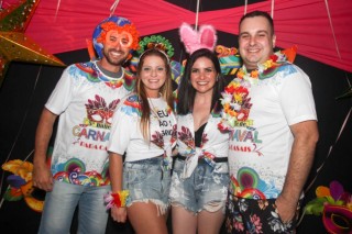 
<a style='margin-left: 5px;' class='btn btn-xs btn-social btn-facebook' href='https://www.facebook.com/sharer/sharer.php?u=https://galeramix.s01.web.getmuller.com.br/imagem/a113/800-800-90/conteudo/site_galerias/113/baile-de-carnaval-para-casais-ctg-fogao-de-lenha-tijucas-galeramix-95.jpg' rel='popup' data-width='500' data-height='400'><i class='fa fa-facebook'></i>Compartilhar <span class='hidden-xs'>no Facebook</span>
</a> 
<a class='btn btn-default btn-xs' target='_blank' href='imagem/a113/800-800-90/conteudo/site_galerias/113/baile-de-carnaval-para-casais-ctg-fogao-de-lenha-tijucas-galeramix-95.jpg'>
<span class='glyphicon glyphicon-cloud-download'></span> Salvar
</a>
