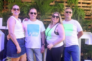 
<a style='margin-left: 5px;' class='btn btn-xs btn-social btn-facebook' href='https://www.facebook.com/sharer/sharer.php?u=https://galeramix.s01.web.getmuller.com.br/imagem/a114/800-800-90/conteudo/site_galerias/114/12-costelaco-junior-seco-silva-neto-canelinha-maiara-e-maraisa-galeramix-106.jpg' rel='popup' data-width='500' data-height='400'><i class='fa fa-facebook'></i>Compartilhar <span class='hidden-xs'>no Facebook</span>
</a> 
<a class='btn btn-default btn-xs' target='_blank' href='imagem/a114/800-800-90/conteudo/site_galerias/114/12-costelaco-junior-seco-silva-neto-canelinha-maiara-e-maraisa-galeramix-106.jpg'>
<span class='glyphicon glyphicon-cloud-download'></span> Salvar
</a>
