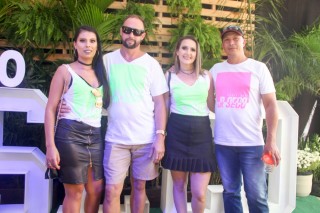 
<a style='margin-left: 5px;' class='btn btn-xs btn-social btn-facebook' href='https://www.facebook.com/sharer/sharer.php?u=https://galeramix.s01.web.getmuller.com.br/imagem/a114/800-800-90/conteudo/site_galerias/114/12-costelaco-junior-seco-silva-neto-canelinha-maiara-e-maraisa-galeramix-112.jpg' rel='popup' data-width='500' data-height='400'><i class='fa fa-facebook'></i>Compartilhar <span class='hidden-xs'>no Facebook</span>
</a> 
<a class='btn btn-default btn-xs' target='_blank' href='imagem/a114/800-800-90/conteudo/site_galerias/114/12-costelaco-junior-seco-silva-neto-canelinha-maiara-e-maraisa-galeramix-112.jpg'>
<span class='glyphicon glyphicon-cloud-download'></span> Salvar
</a>
