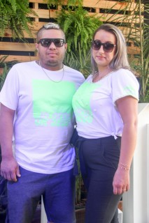 
<a style='margin-left: 5px;' class='btn btn-xs btn-social btn-facebook' href='https://www.facebook.com/sharer/sharer.php?u=https://galeramix.s01.web.getmuller.com.br/imagem/a114/800-800-90/conteudo/site_galerias/114/12-costelaco-junior-seco-silva-neto-canelinha-maiara-e-maraisa-galeramix-117.jpg' rel='popup' data-width='500' data-height='400'><i class='fa fa-facebook'></i>Compartilhar <span class='hidden-xs'>no Facebook</span>
</a> 
<a class='btn btn-default btn-xs' target='_blank' href='imagem/a114/800-800-90/conteudo/site_galerias/114/12-costelaco-junior-seco-silva-neto-canelinha-maiara-e-maraisa-galeramix-117.jpg'>
<span class='glyphicon glyphicon-cloud-download'></span> Salvar
</a>
