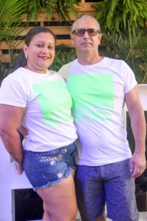 
<a style='margin-left: 5px;' class='btn btn-xs btn-social btn-facebook' href='https://www.facebook.com/sharer/sharer.php?u=https://galeramix.s01.web.getmuller.com.br/imagem/a114/800-800-90/conteudo/site_galerias/114/12-costelaco-junior-seco-silva-neto-canelinha-maiara-e-maraisa-galeramix-118.jpg' rel='popup' data-width='500' data-height='400'><i class='fa fa-facebook'></i>Compartilhar <span class='hidden-xs'>no Facebook</span>
</a> 
<a class='btn btn-default btn-xs' target='_blank' href='imagem/a114/800-800-90/conteudo/site_galerias/114/12-costelaco-junior-seco-silva-neto-canelinha-maiara-e-maraisa-galeramix-118.jpg'>
<span class='glyphicon glyphicon-cloud-download'></span> Salvar
</a>
