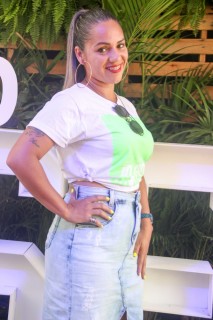 
<a style='margin-left: 5px;' class='btn btn-xs btn-social btn-facebook' href='https://www.facebook.com/sharer/sharer.php?u=https://galeramix.s01.web.getmuller.com.br/imagem/a114/800-800-90/conteudo/site_galerias/114/12-costelaco-junior-seco-silva-neto-canelinha-maiara-e-maraisa-galeramix-131.jpg' rel='popup' data-width='500' data-height='400'><i class='fa fa-facebook'></i>Compartilhar <span class='hidden-xs'>no Facebook</span>
</a> 
<a class='btn btn-default btn-xs' target='_blank' href='imagem/a114/800-800-90/conteudo/site_galerias/114/12-costelaco-junior-seco-silva-neto-canelinha-maiara-e-maraisa-galeramix-131.jpg'>
<span class='glyphicon glyphicon-cloud-download'></span> Salvar
</a>
