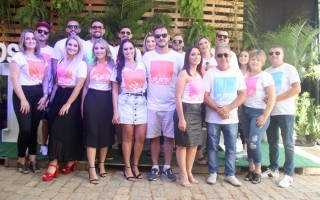 
<a style='margin-left: 5px;' class='btn btn-xs btn-social btn-facebook' href='https://www.facebook.com/sharer/sharer.php?u=https://galeramix.s01.web.getmuller.com.br/imagem/a114/800-800-90/conteudo/site_galerias/114/12-costelaco-junior-seco-silva-neto-canelinha-maiara-e-maraisa-galeramix-138.jpg' rel='popup' data-width='500' data-height='400'><i class='fa fa-facebook'></i>Compartilhar <span class='hidden-xs'>no Facebook</span>
</a> 
<a class='btn btn-default btn-xs' target='_blank' href='imagem/a114/800-800-90/conteudo/site_galerias/114/12-costelaco-junior-seco-silva-neto-canelinha-maiara-e-maraisa-galeramix-138.jpg'>
<span class='glyphicon glyphicon-cloud-download'></span> Salvar
</a>
