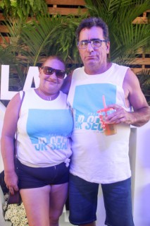 
<a style='margin-left: 5px;' class='btn btn-xs btn-social btn-facebook' href='https://www.facebook.com/sharer/sharer.php?u=https://galeramix.s01.web.getmuller.com.br/imagem/a114/800-800-90/conteudo/site_galerias/114/12-costelaco-junior-seco-silva-neto-canelinha-maiara-e-maraisa-galeramix-15.jpg' rel='popup' data-width='500' data-height='400'><i class='fa fa-facebook'></i>Compartilhar <span class='hidden-xs'>no Facebook</span>
</a> 
<a class='btn btn-default btn-xs' target='_blank' href='imagem/a114/800-800-90/conteudo/site_galerias/114/12-costelaco-junior-seco-silva-neto-canelinha-maiara-e-maraisa-galeramix-15.jpg'>
<span class='glyphicon glyphicon-cloud-download'></span> Salvar
</a>
