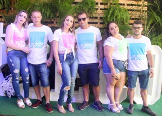 
<a style='margin-left: 5px;' class='btn btn-xs btn-social btn-facebook' href='https://www.facebook.com/sharer/sharer.php?u=https://galeramix.s01.web.getmuller.com.br/imagem/a114/800-800-90/conteudo/site_galerias/114/12-costelaco-junior-seco-silva-neto-canelinha-maiara-e-maraisa-galeramix-152.jpg' rel='popup' data-width='500' data-height='400'><i class='fa fa-facebook'></i>Compartilhar <span class='hidden-xs'>no Facebook</span>
</a> 
<a class='btn btn-default btn-xs' target='_blank' href='imagem/a114/800-800-90/conteudo/site_galerias/114/12-costelaco-junior-seco-silva-neto-canelinha-maiara-e-maraisa-galeramix-152.jpg'>
<span class='glyphicon glyphicon-cloud-download'></span> Salvar
</a>
