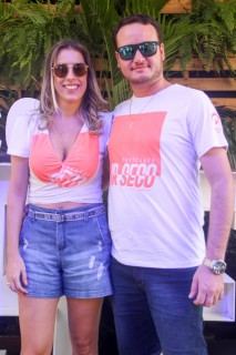 
<a style='margin-left: 5px;' class='btn btn-xs btn-social btn-facebook' href='https://www.facebook.com/sharer/sharer.php?u=https://galeramix.s01.web.getmuller.com.br/imagem/a114/800-800-90/conteudo/site_galerias/114/12-costelaco-junior-seco-silva-neto-canelinha-maiara-e-maraisa-galeramix-161.jpg' rel='popup' data-width='500' data-height='400'><i class='fa fa-facebook'></i>Compartilhar <span class='hidden-xs'>no Facebook</span>
</a> 
<a class='btn btn-default btn-xs' target='_blank' href='imagem/a114/800-800-90/conteudo/site_galerias/114/12-costelaco-junior-seco-silva-neto-canelinha-maiara-e-maraisa-galeramix-161.jpg'>
<span class='glyphicon glyphicon-cloud-download'></span> Salvar
</a>
