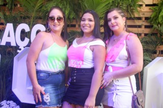 
<a style='margin-left: 5px;' class='btn btn-xs btn-social btn-facebook' href='https://www.facebook.com/sharer/sharer.php?u=https://galeramix.s01.web.getmuller.com.br/imagem/a114/800-800-90/conteudo/site_galerias/114/12-costelaco-junior-seco-silva-neto-canelinha-maiara-e-maraisa-galeramix-177.jpg' rel='popup' data-width='500' data-height='400'><i class='fa fa-facebook'></i>Compartilhar <span class='hidden-xs'>no Facebook</span>
</a> 
<a class='btn btn-default btn-xs' target='_blank' href='imagem/a114/800-800-90/conteudo/site_galerias/114/12-costelaco-junior-seco-silva-neto-canelinha-maiara-e-maraisa-galeramix-177.jpg'>
<span class='glyphicon glyphicon-cloud-download'></span> Salvar
</a>
