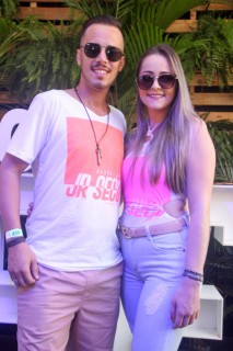 
<a style='margin-left: 5px;' class='btn btn-xs btn-social btn-facebook' href='https://www.facebook.com/sharer/sharer.php?u=https://galeramix.s01.web.getmuller.com.br/imagem/a114/800-800-90/conteudo/site_galerias/114/12-costelaco-junior-seco-silva-neto-canelinha-maiara-e-maraisa-galeramix-178.jpg' rel='popup' data-width='500' data-height='400'><i class='fa fa-facebook'></i>Compartilhar <span class='hidden-xs'>no Facebook</span>
</a> 
<a class='btn btn-default btn-xs' target='_blank' href='imagem/a114/800-800-90/conteudo/site_galerias/114/12-costelaco-junior-seco-silva-neto-canelinha-maiara-e-maraisa-galeramix-178.jpg'>
<span class='glyphicon glyphicon-cloud-download'></span> Salvar
</a>
