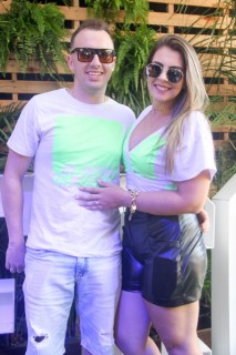 
<a style='margin-left: 5px;' class='btn btn-xs btn-social btn-facebook' href='https://www.facebook.com/sharer/sharer.php?u=https://galeramix.s01.web.getmuller.com.br/imagem/a114/800-800-90/conteudo/site_galerias/114/12-costelaco-junior-seco-silva-neto-canelinha-maiara-e-maraisa-galeramix-185.jpg' rel='popup' data-width='500' data-height='400'><i class='fa fa-facebook'></i>Compartilhar <span class='hidden-xs'>no Facebook</span>
</a> 
<a class='btn btn-default btn-xs' target='_blank' href='imagem/a114/800-800-90/conteudo/site_galerias/114/12-costelaco-junior-seco-silva-neto-canelinha-maiara-e-maraisa-galeramix-185.jpg'>
<span class='glyphicon glyphicon-cloud-download'></span> Salvar
</a>
