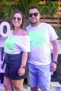 
<a style='margin-left: 5px;' class='btn btn-xs btn-social btn-facebook' href='https://www.facebook.com/sharer/sharer.php?u=https://galeramix.s01.web.getmuller.com.br/imagem/a114/800-800-90/conteudo/site_galerias/114/12-costelaco-junior-seco-silva-neto-canelinha-maiara-e-maraisa-galeramix-193.jpg' rel='popup' data-width='500' data-height='400'><i class='fa fa-facebook'></i>Compartilhar <span class='hidden-xs'>no Facebook</span>
</a> 
<a class='btn btn-default btn-xs' target='_blank' href='imagem/a114/800-800-90/conteudo/site_galerias/114/12-costelaco-junior-seco-silva-neto-canelinha-maiara-e-maraisa-galeramix-193.jpg'>
<span class='glyphicon glyphicon-cloud-download'></span> Salvar
</a>
