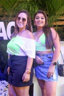 
<a style='margin-left: 5px;' class='btn btn-xs btn-social btn-facebook' href='https://www.facebook.com/sharer/sharer.php?u=https://galeramix.s01.web.getmuller.com.br/imagem/a114/800-800-90/conteudo/site_galerias/114/12-costelaco-junior-seco-silva-neto-canelinha-maiara-e-maraisa-galeramix-199.jpg' rel='popup' data-width='500' data-height='400'><i class='fa fa-facebook'></i>Compartilhar <span class='hidden-xs'>no Facebook</span>
</a> 
<a class='btn btn-default btn-xs' target='_blank' href='imagem/a114/800-800-90/conteudo/site_galerias/114/12-costelaco-junior-seco-silva-neto-canelinha-maiara-e-maraisa-galeramix-199.jpg'>
<span class='glyphicon glyphicon-cloud-download'></span> Salvar
</a>
