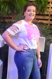 
<a style='margin-left: 5px;' class='btn btn-xs btn-social btn-facebook' href='https://www.facebook.com/sharer/sharer.php?u=https://galeramix.s01.web.getmuller.com.br/imagem/a114/800-800-90/conteudo/site_galerias/114/12-costelaco-junior-seco-silva-neto-canelinha-maiara-e-maraisa-galeramix-213.jpg' rel='popup' data-width='500' data-height='400'><i class='fa fa-facebook'></i>Compartilhar <span class='hidden-xs'>no Facebook</span>
</a> 
<a class='btn btn-default btn-xs' target='_blank' href='imagem/a114/800-800-90/conteudo/site_galerias/114/12-costelaco-junior-seco-silva-neto-canelinha-maiara-e-maraisa-galeramix-213.jpg'>
<span class='glyphicon glyphicon-cloud-download'></span> Salvar
</a>
